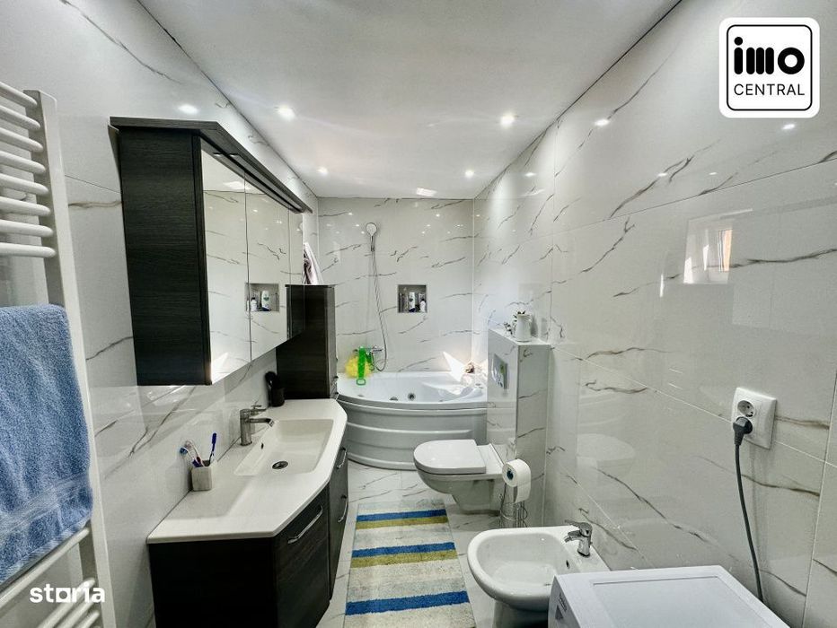 Casa spatioasa si moderna cu curte inierbata in Feleacu