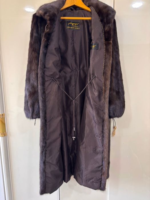 Норковая шуба. С шапкой в подарок.
