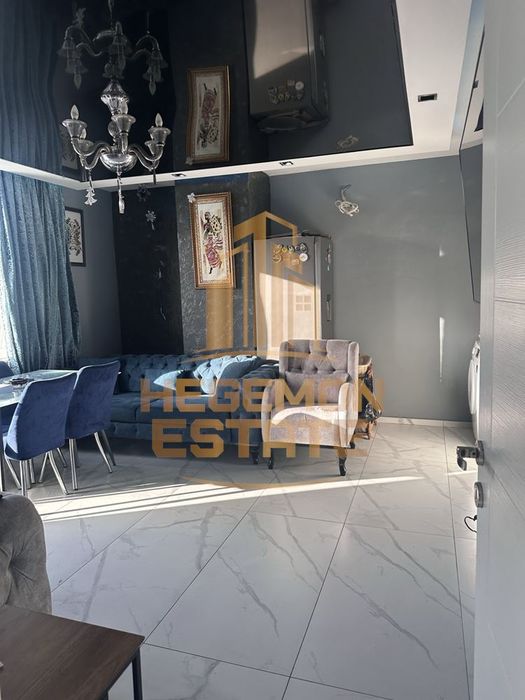 Продава се Тристаен апартамент в Варна, Кайсиева градина - 84 кв.м за 2500 €/кв.м - Снимка #1