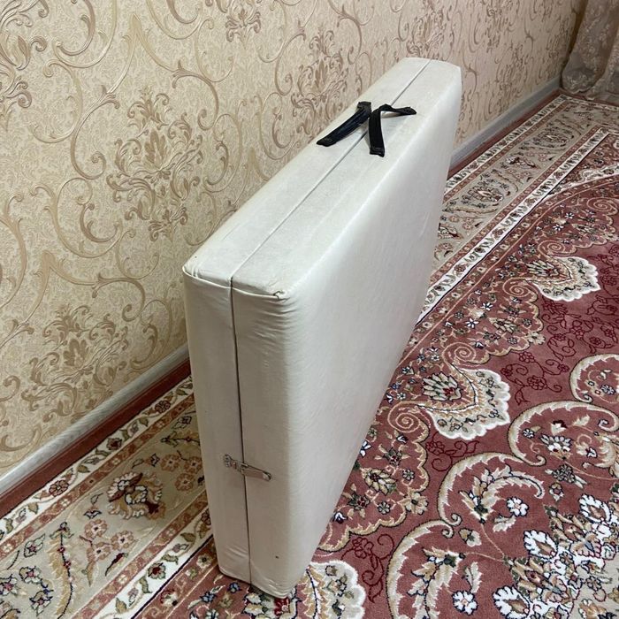 Массажная кушетка