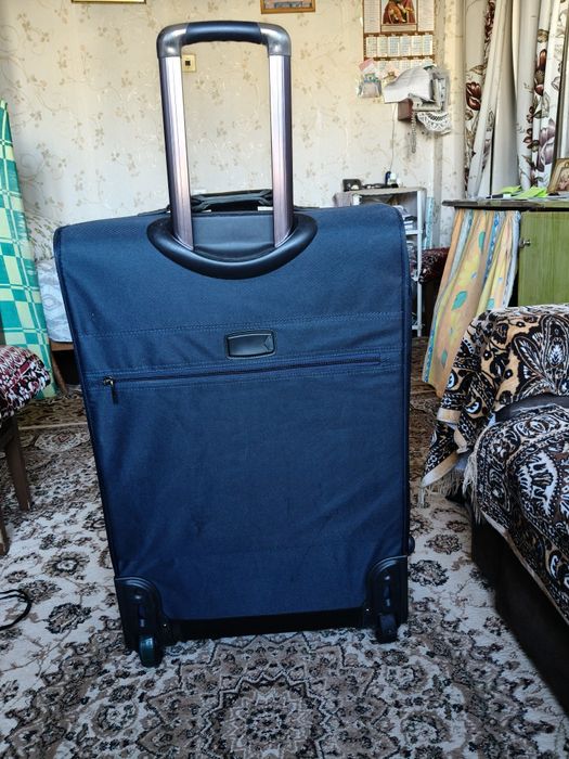 ПРОДАМ  ЧЕМОДАН в отличном состоянии