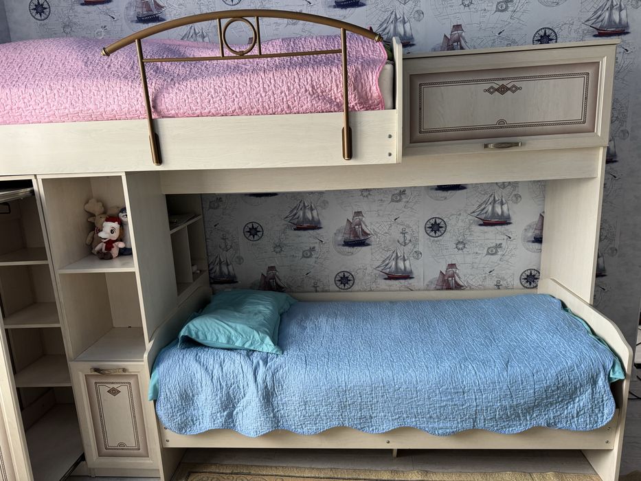 Двухъярусная кровать-комплекс