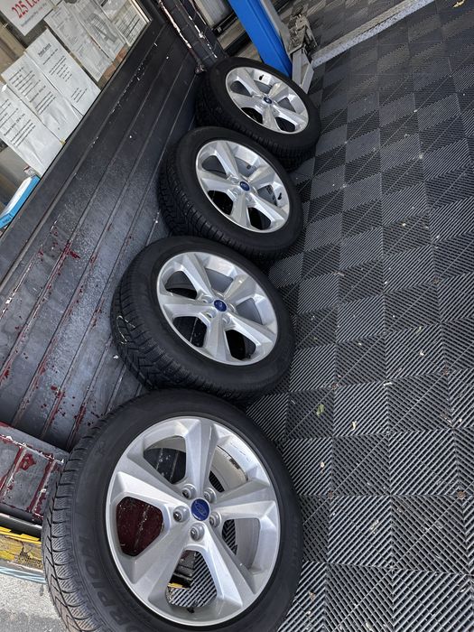 Vand jante aliaj originale Ford R19+Anvelope