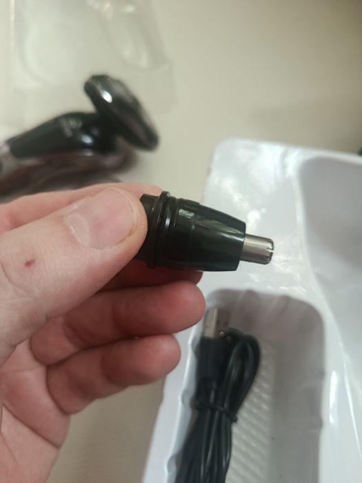 Продам электро бритву 3 в 1