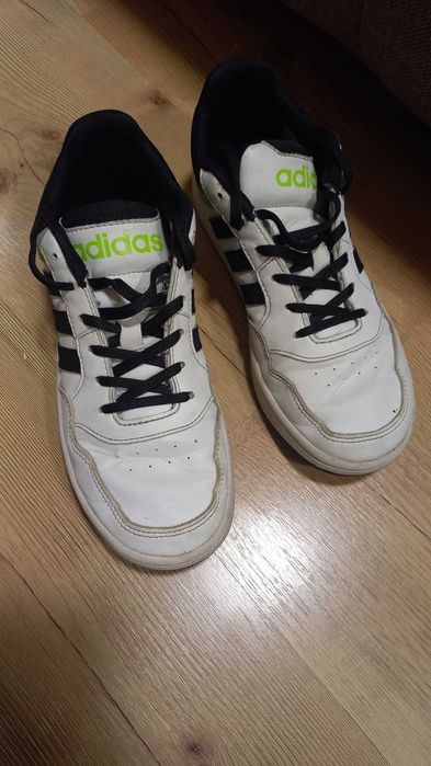 Продавам маратонки adidas