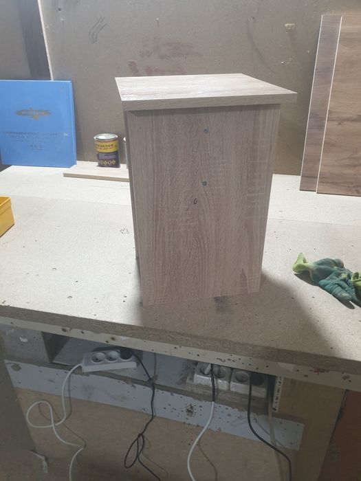 Стол с табуретками