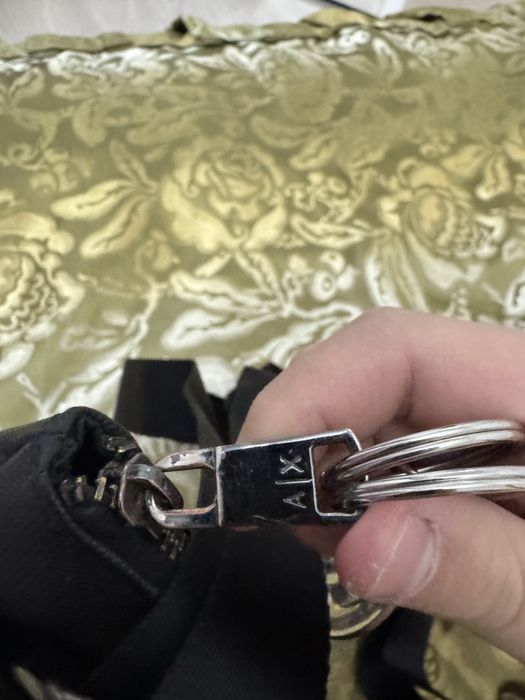 Продам барсетку armani