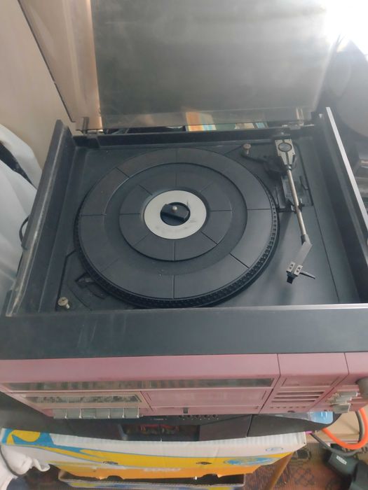 Музикална система,Комбайн Universum ,радио,касета и грамофон