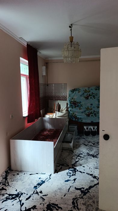 Продаётца дом в яшнабатском раёне 6 соток махалля хороший