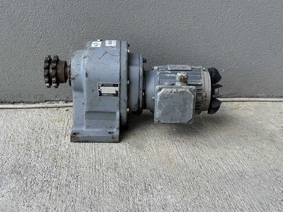 Motor electric cu reductor pt diverse utilizari