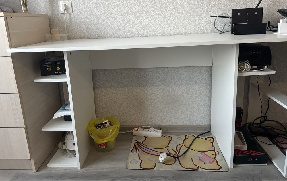 Стол компьютерный