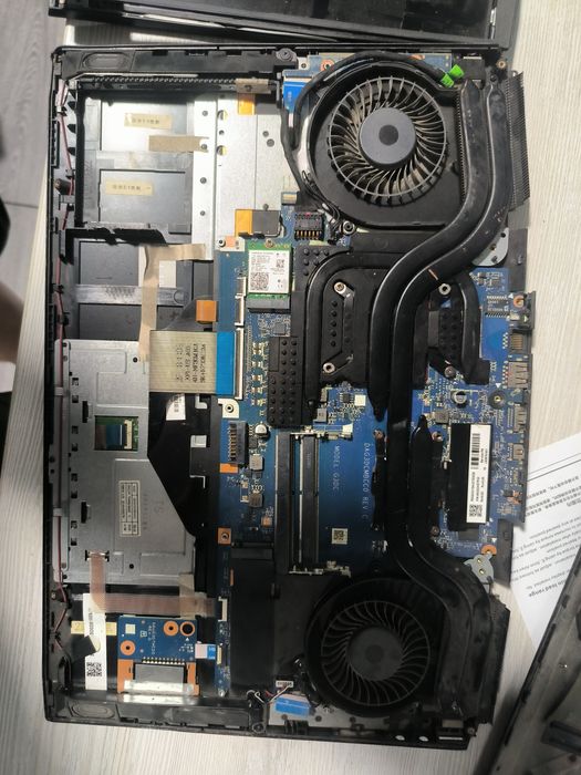 Продаётся ноутбук HP Omen 15-dc1023ur на запчасти или под восстановлен