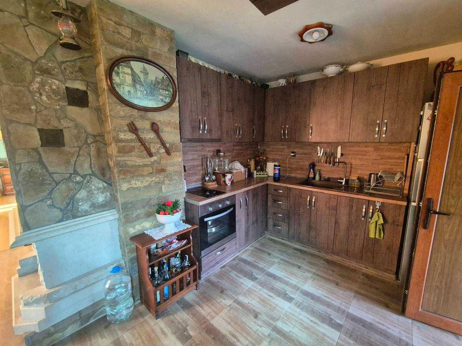 Продава се Къща в Плачковци - 212 кв.м за 883 €/кв.м - Снимка #5