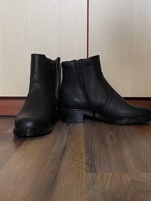 Нови военни кубинки номер 36-камуфлажни  И  черни  топли боти 35 ном