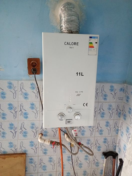 Instant de apă caldă