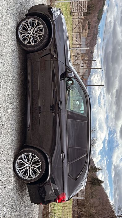 Vând BMW X5 313 CP M