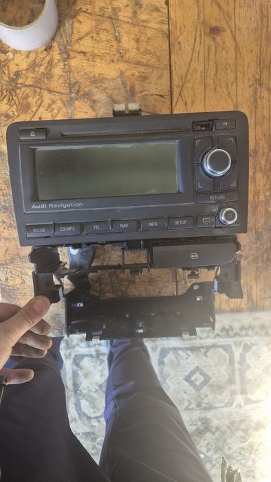 Оригинално CD с Панел за Ауди А4 Б7
