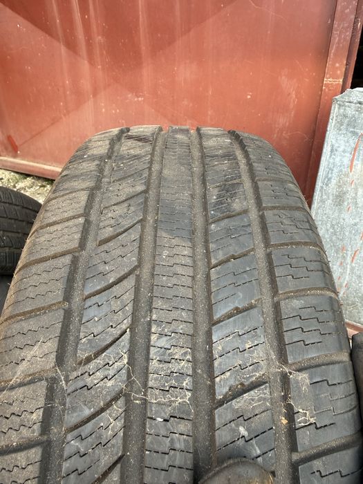 205/55/17 всесезонни GoldLine