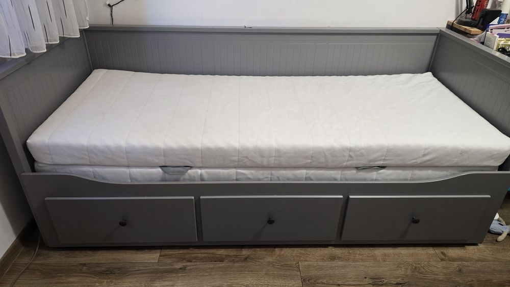 Pat divan Ikea gri - stare foarte bună