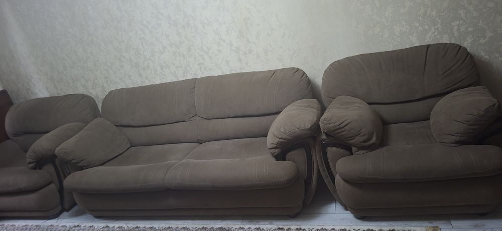 Диван бу Белорусь. Покупал за 2800$
