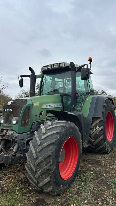 Продава се голям трактор - Fendt 818 vario