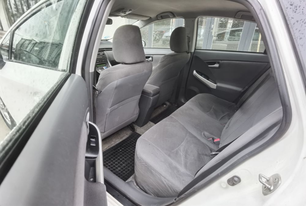 Toyota Prius automat din 07/2011 - Hybrid cu GPL montat recent !