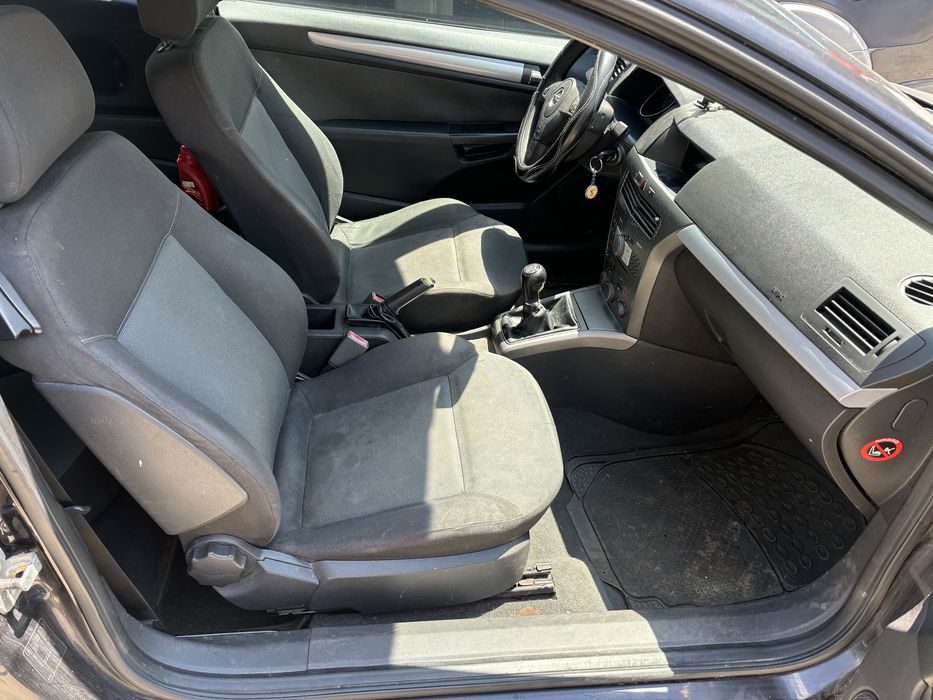 Opel Astra GTC на части