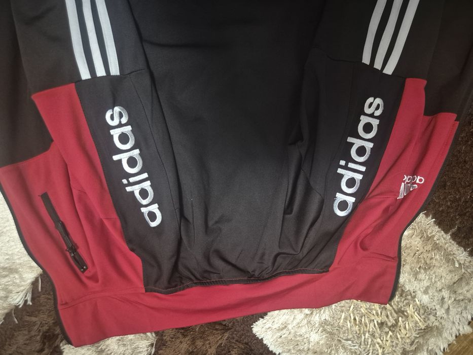Trening Adidas copii – roșu/negru, stare foarte bună