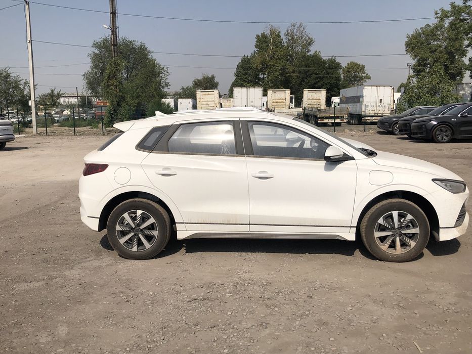 BYD E2 2024 full elector 405 km luxury