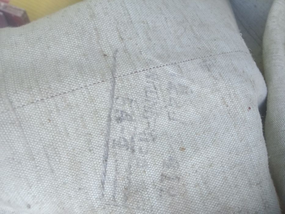 Продам два плаща.