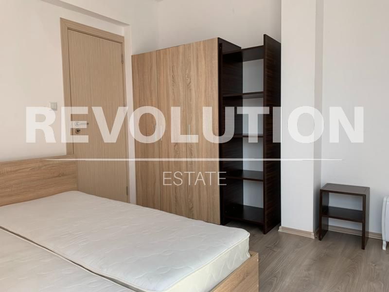 Тристаен апартамент в района на Победа!