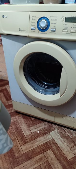Продам машинку LG 5 кг Б/У