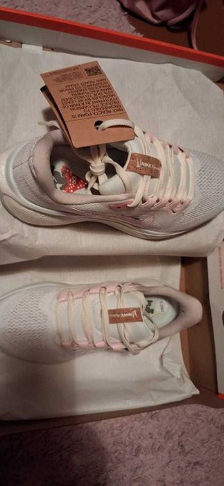 кроссовки Nike новые оригинальные