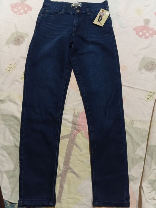 Продам новые джинсы