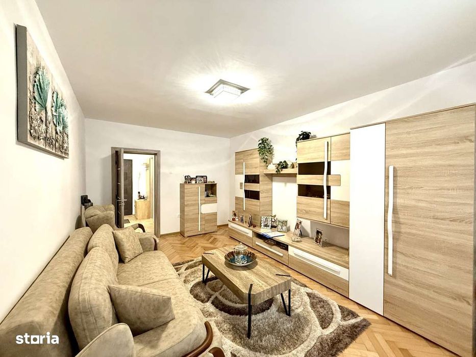 Apartament 3 camere 70 mp bloc tip vilă complet utilat zona Primăriei