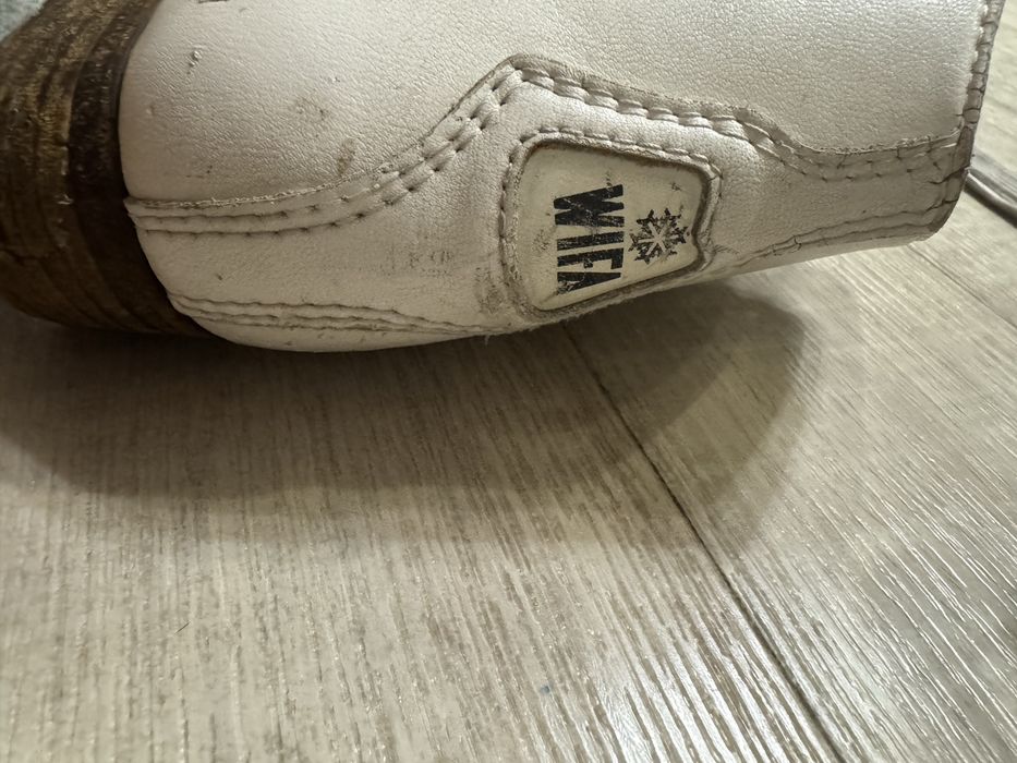 Продаю коньки WIFA