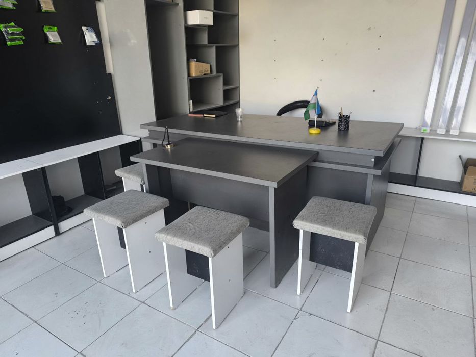 Офисни мебель сотилди