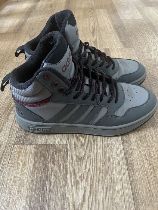 Продам ботинки адидас демсезон