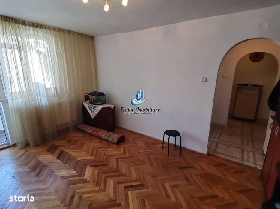 Apartament 3 camere, etaj 4, pod, Calea Romanului