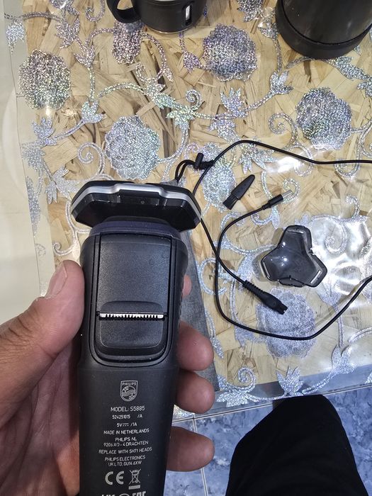 Продаю электробритву Phillips s5885/10.