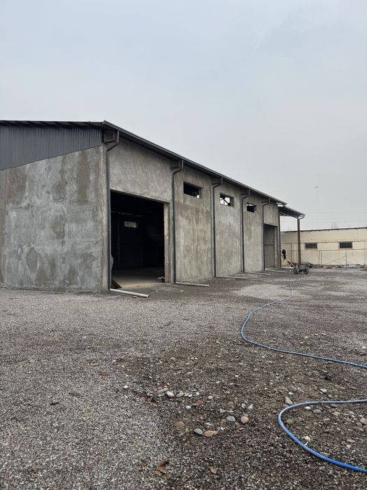 Продаётся нежилое здание в Сергелийском районе площадью 19 соток.