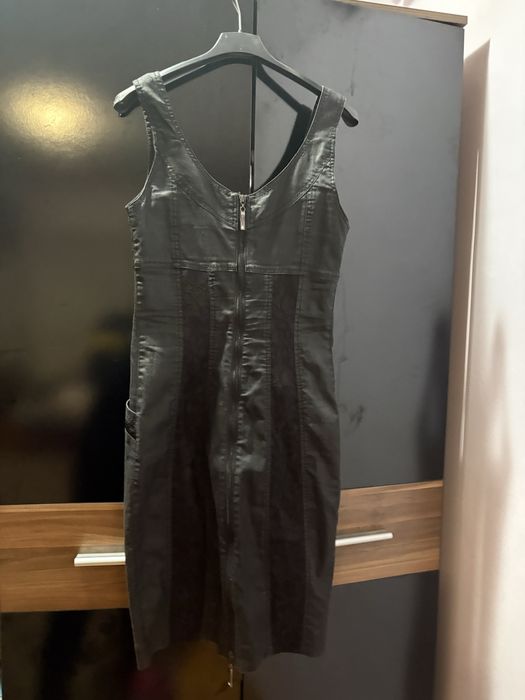 Три в едно-рокля, пола и сако