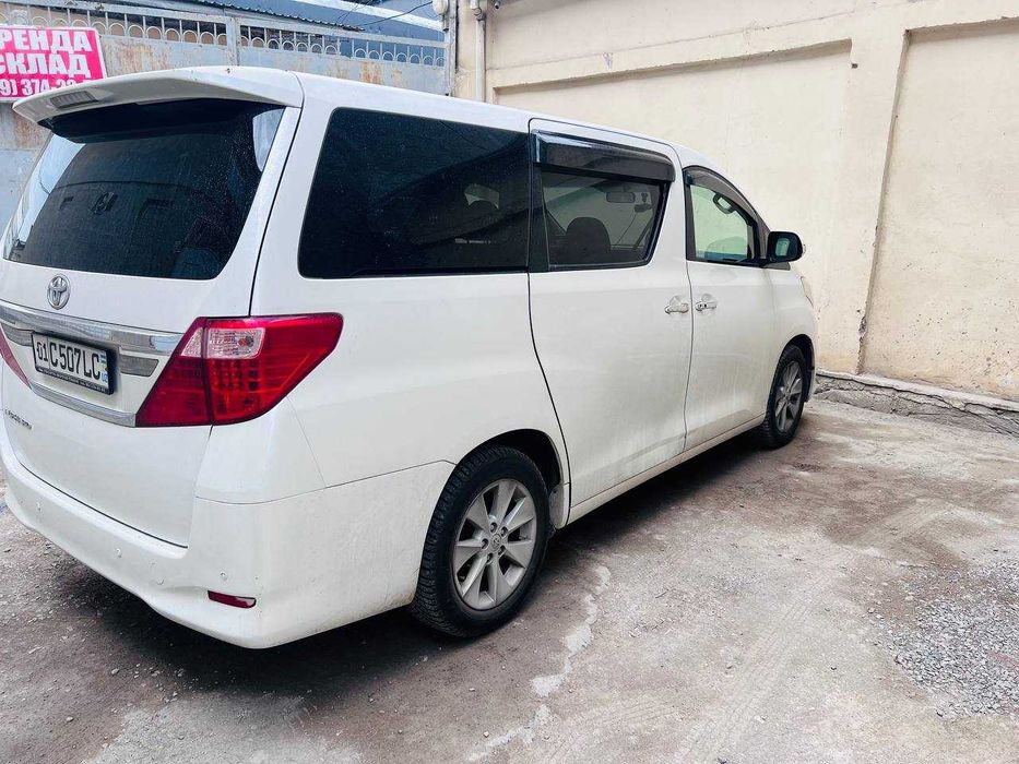 Toyota Alphard 2012