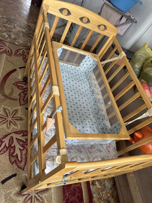 Продам детскую кроватку