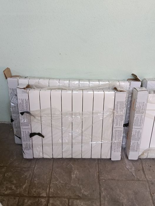 Vând calorifere, elemente modulare aluminiu, 4 buc, 7, 10, 10, 13 elemente.