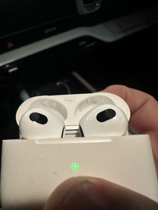 Airpods 3 с безпроводным кейсом