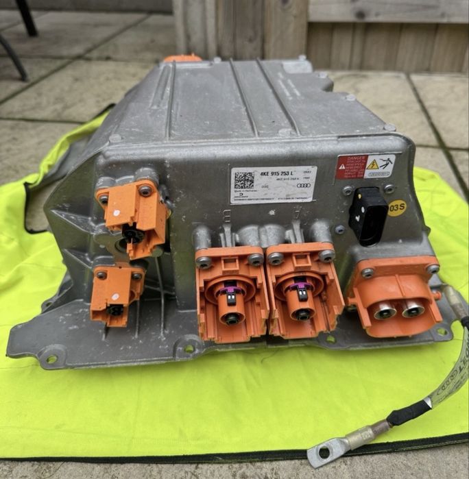 Audi Q8 e-tron modul invertor 18-25 4KE 915 253 L