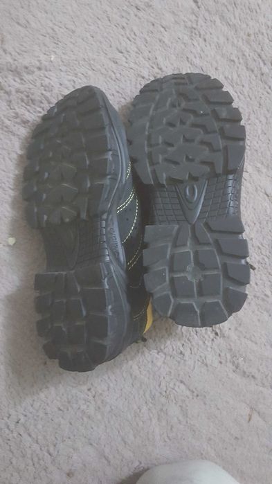 Adidasi de protectie nr 37