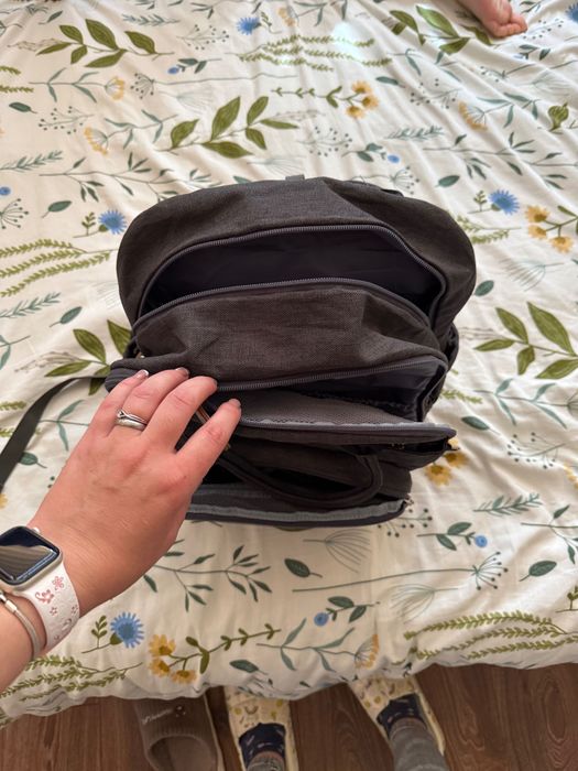 Бебешка раница Dikaslon – с подложка за преповиване и аксесоари