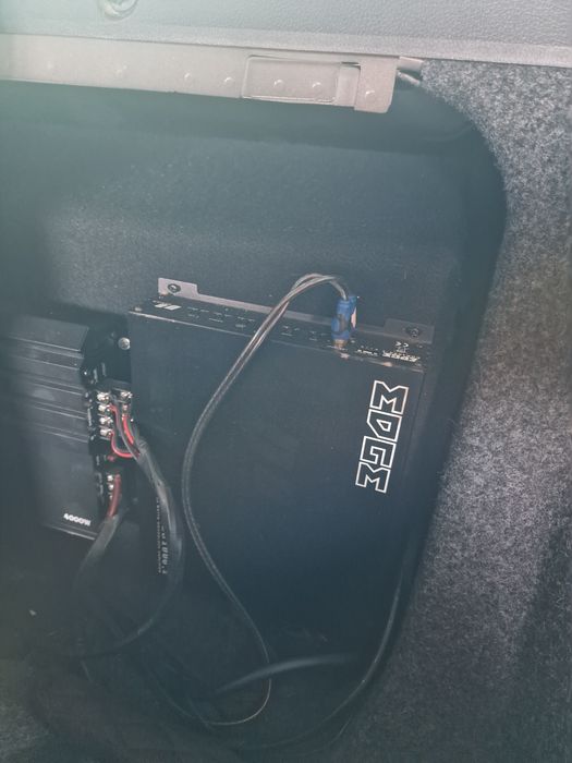 Сабвуфер JBL с усилителем EDGE моноблок